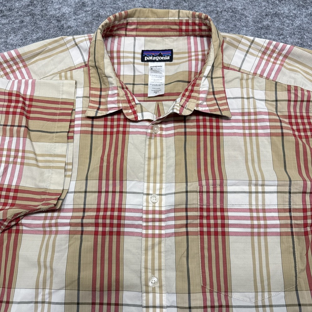 Patagonia shirt men's XL plaid short‎ sleeve active outdoor fish hike camp nylon